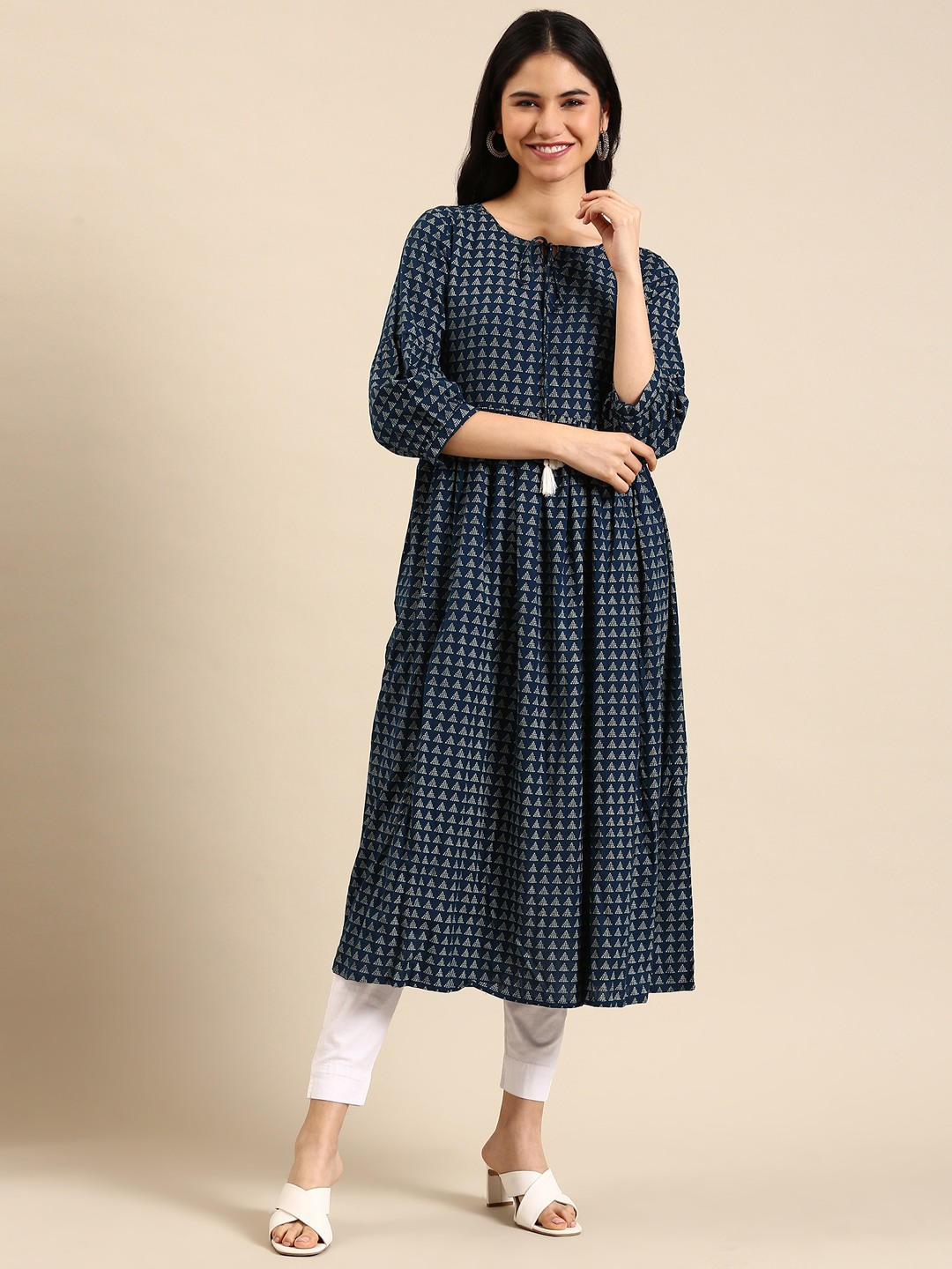 Women's Blue Cotton Printed Comfort Fit Kurtas