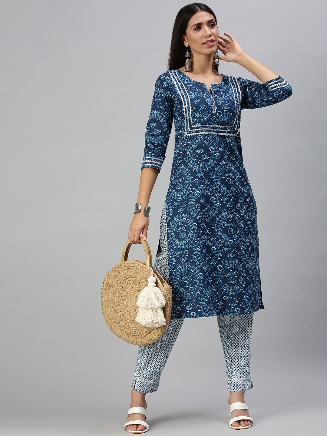 Women's Blue Cotton Blend Printed Regular Kurta Sets