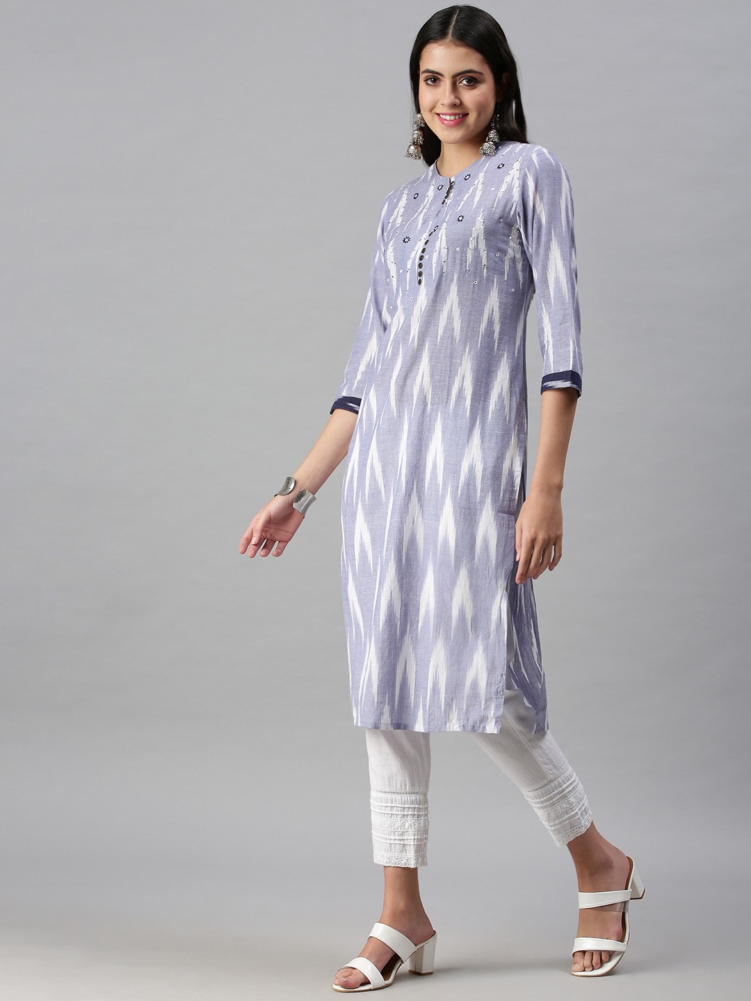 Women's Blue Cotton Blend Printed Regular Kurtas