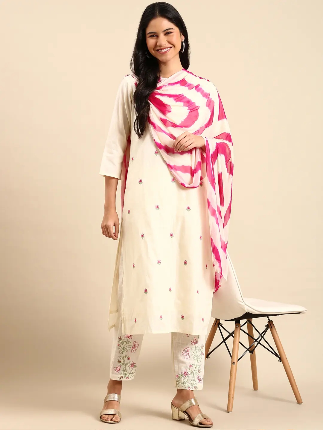 Women's Beige Silk Solid Comfort Fit Kurta Sets