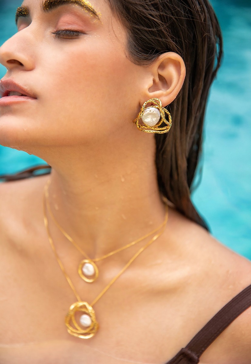 Gold mess studs