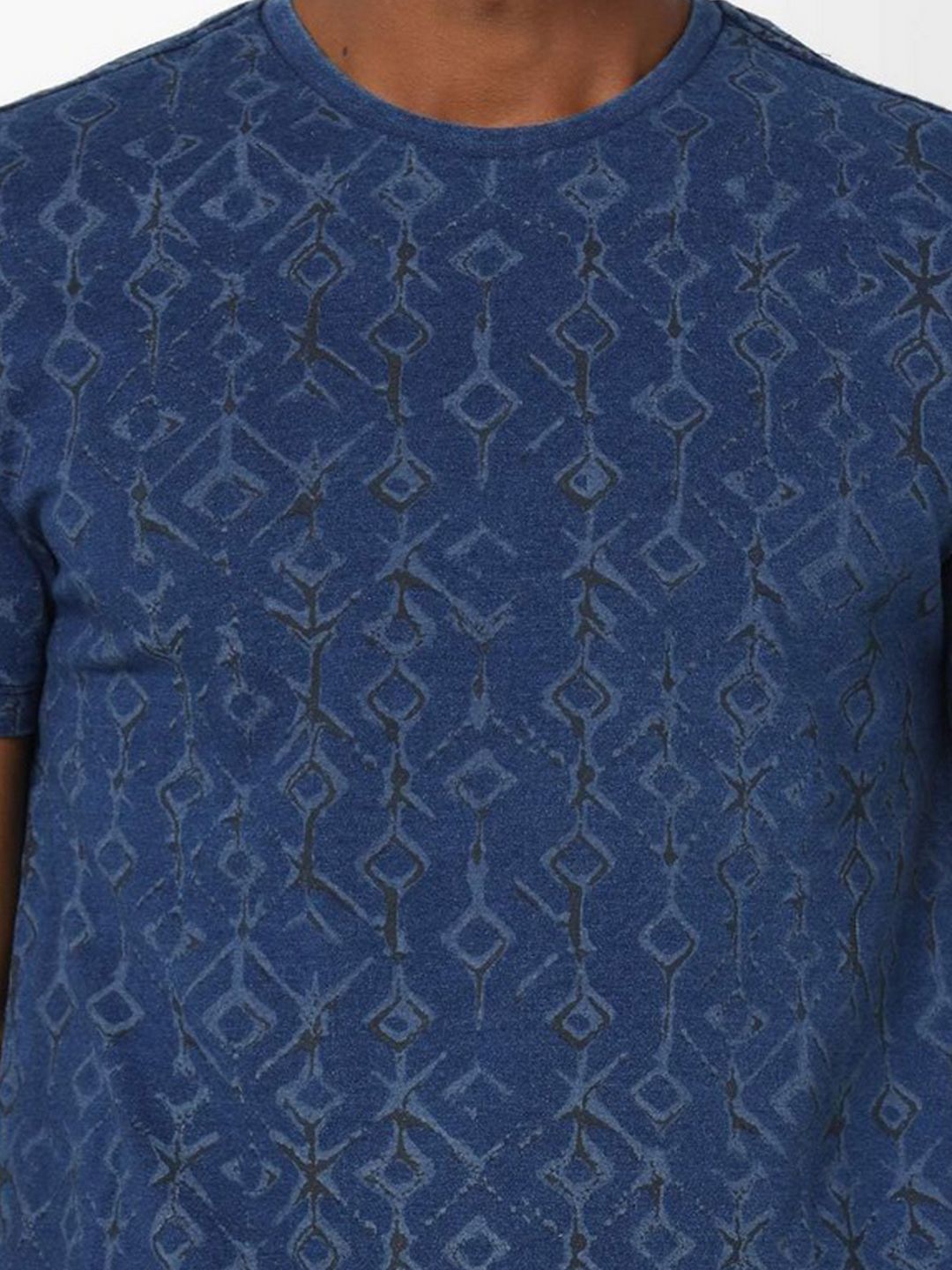 Men's Scuba geometric printed crew neck blue t-shirt
