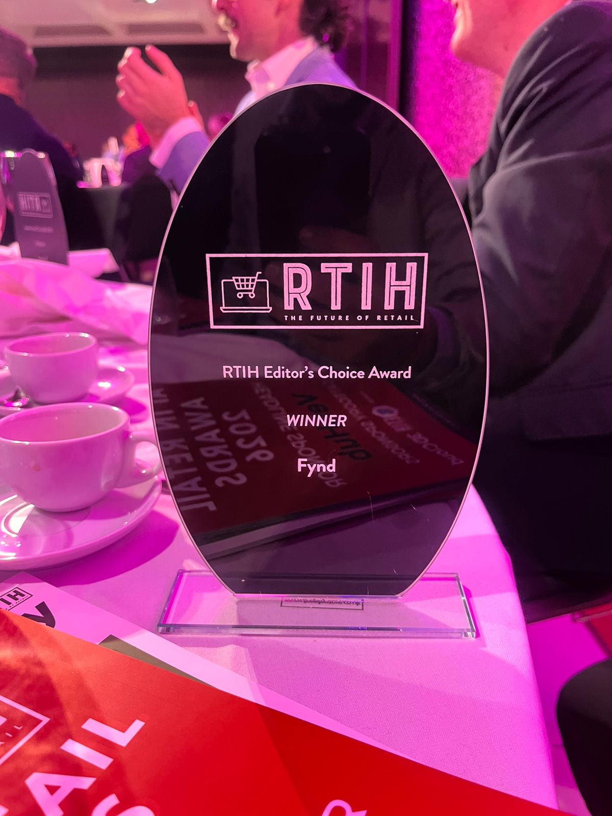 RTIH Editor's Choice Award trophy for Fynd