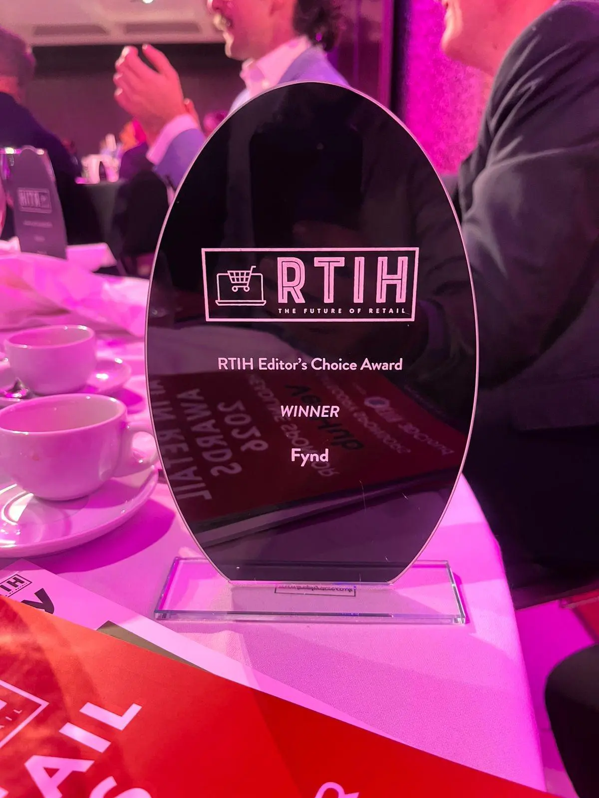 RTIH Editor's Choice Award trophy for Fynd