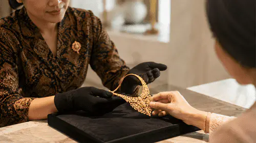 How a premium Indonesian jeweller started selling its whole network from every counter