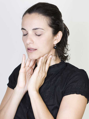 Salt Water Gargling: Benefits, How To Do It, And Possible Side Effects