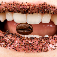 How to Heal Chapped Lips? A Dash Of Coffee For Your Cracked Kissers. Checkout DIY Recipes