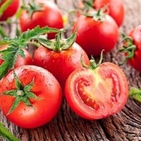 5 Health Benefits of Juicy, Red Tomatoes