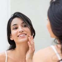 Too tanned? Know how Niacinamide, an effective skin-lightening agent works