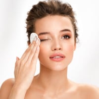 How To Gently Remove Waterproof Eyeliner Without Hurting Your Eyes?