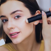Concealer: How To Use It? Shades and 5 Versatile Ways Of Using This Incredible Masking Makeup Product