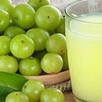 5 Reasons To Eat Amla This Season