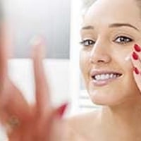 Try These Home Remedies To Clear Acne Scars