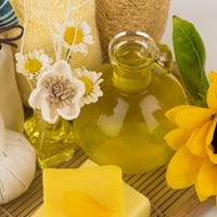 Sunflower Oil: Incredible Beauty Benefits, Uses And Side Effects Of This Natural Emollient