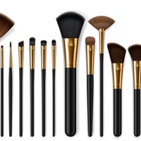 The Ultimate Guide to Cleaning Makeup Brushes: Tips, Tricks, and Products