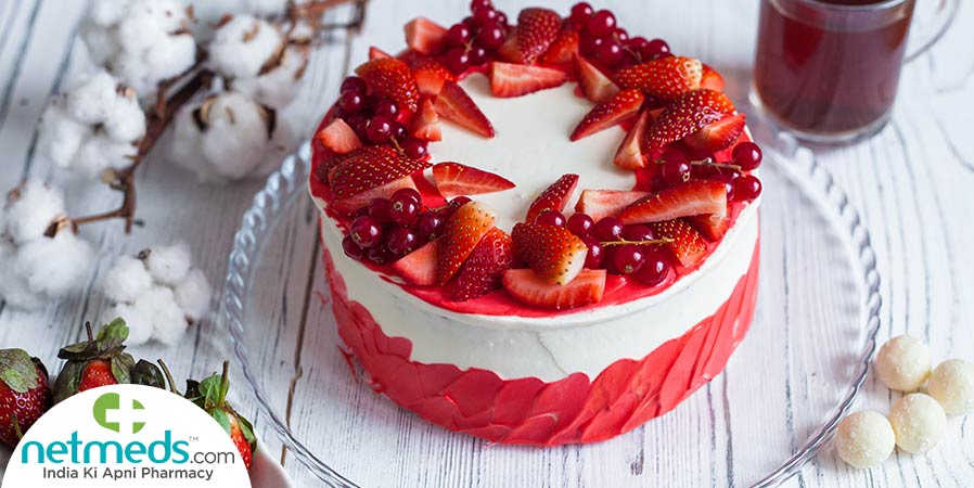 Eggless strawberry cake