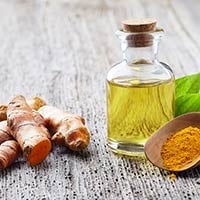 Turmeric Essential Oil: Brilliant Uses Of This Herbal Tincture For Healthy Skin And Hair