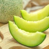 Honeydew Melon: Nutrition, Health Benefits, Uses and Side Effects