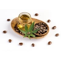 Castor Oil For Hair Health: How To Apply and Get Stronger And Shiner Mane