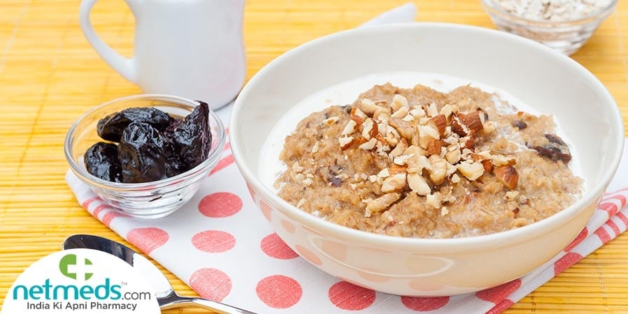 Oats and prune porridge
