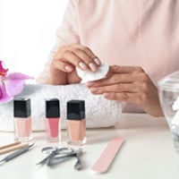 Top 5 Affordable Nail Polish Removers To Get Squeaky, Clean Nails
